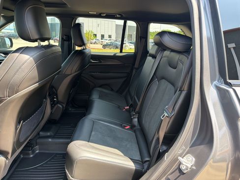 Used 2025 Jeep Grand Cherokee Altitude w/ Trailer Tow Package AWD/4WD image 22