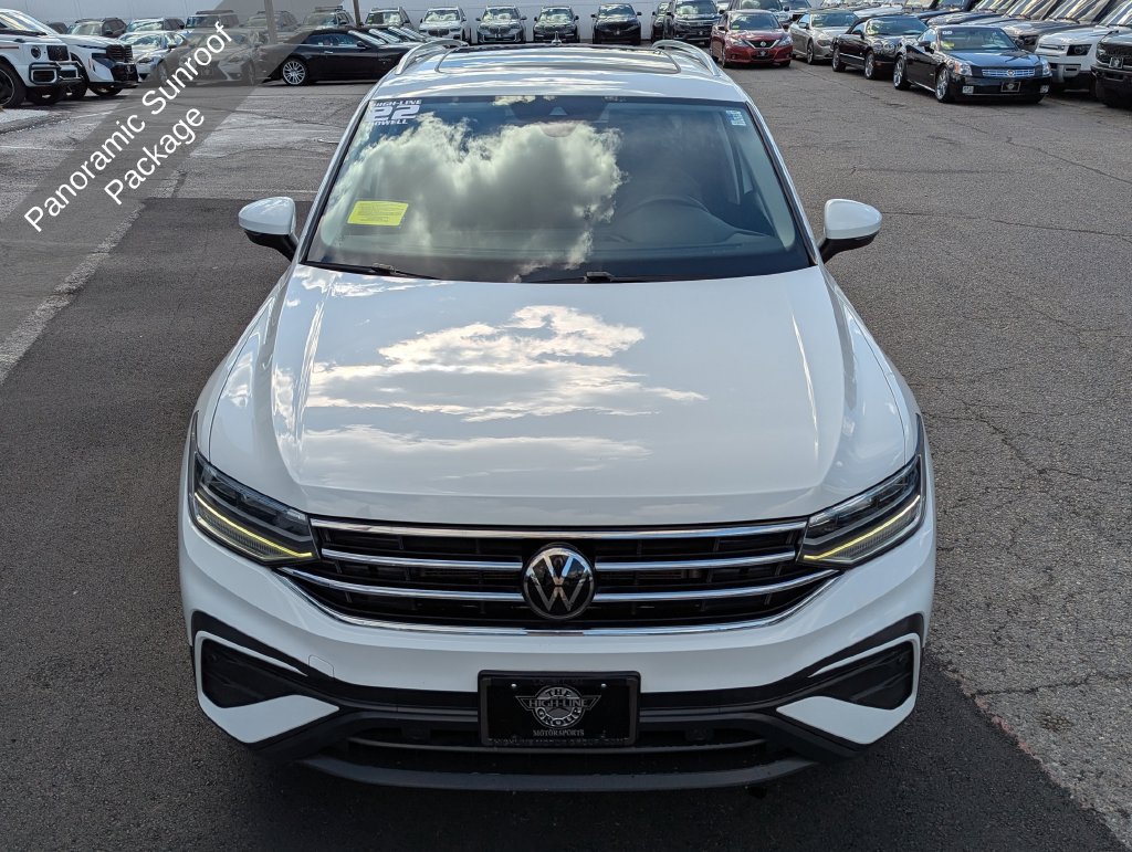 Used 2022 Volkswagen Tiguan SE w/ Panoramic Sunroof Package AWD/4WD image 3