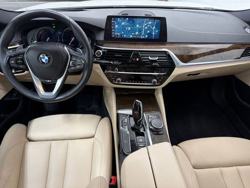 Used 2018 BMW 530i xDrive image 16