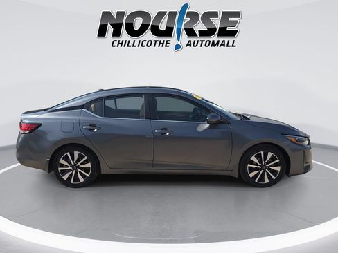 Used 2025 Nissan Sentra SV w/ SV Premium Package FWD image 9