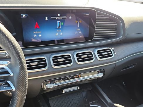 Used 2025 Mercedes-Benz GLS 450 4MATIC w/ AMG Line Exterior image 23