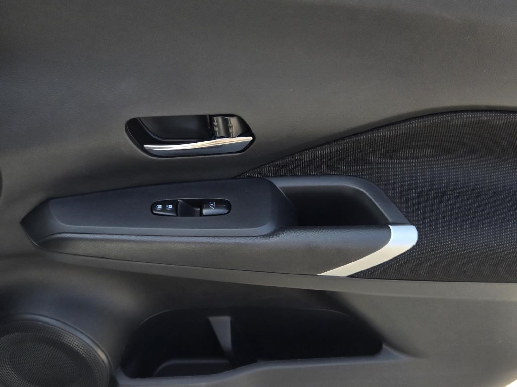 Certified 2024 Nissan Kicks SV FWD image 8