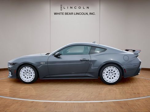 Used 2026 Ford Mustang GT Premium w/ GT Performance Package RWD image 8