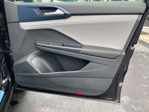 New 2024 Volkswagen Taos SE image 52