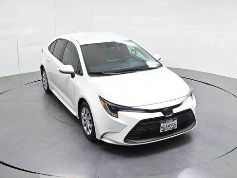 Used 2025 Toyota Corolla LE FWD image 54