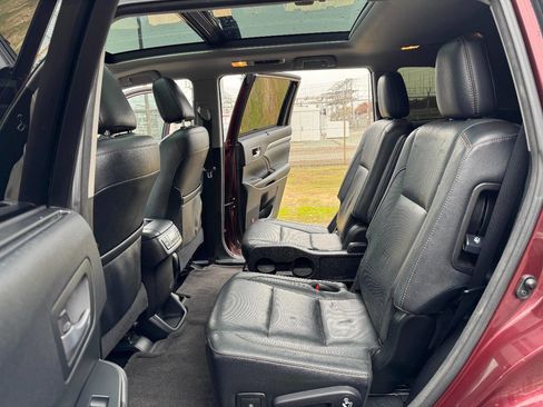Used 2017 Toyota Highlander Limited image 10