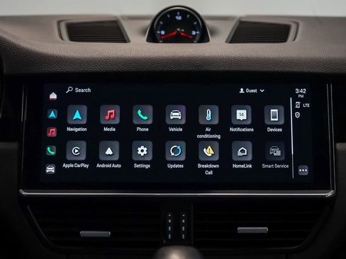Certified 2023 Porsche Cayenne AWD/4WD image 20
