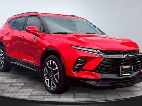 Used 2024 Chevrolet Blazer RS w/ Enhanced Convenience Package AWD/4WD image 3