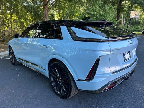 Used 2026 Cadillac Lyriq V w/ Exterior Carbon Fiber Package AWD/4WD image 20