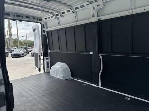 Used 2025 RAM ProMaster 2500 w/ Convenience Group FWD image 22