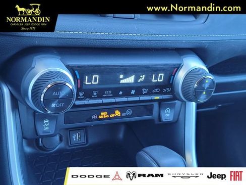 Used 2025 Toyota RAV4 XLE FWD image 11