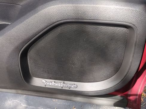 Used 2018 Nissan Titan SL image 31