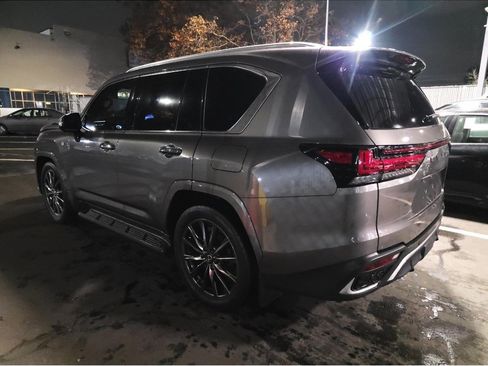 Used 2022 Lexus LX 600 F Sport image 4