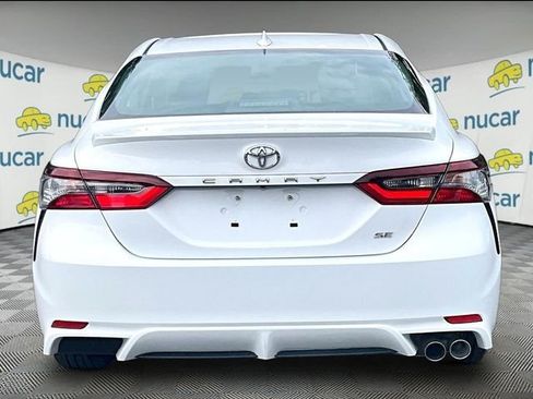 Used 2023 Toyota Camry SE FWD image 4