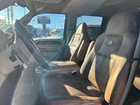 Used 2005 Ford F350 Lariat image 10