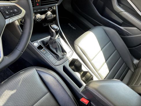 Used 2022 Volkswagen Jetta SE w/ Panoramic Sunroof Package image 17