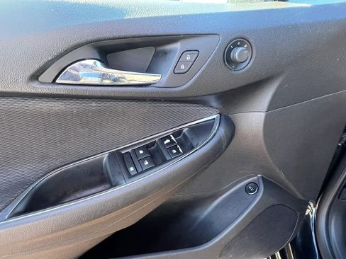 Used 2017 Chevrolet Cruze LT w/ Convenience Package FWD image 12