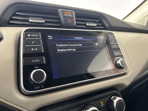 Used 2022 Nissan Versa SV image 21