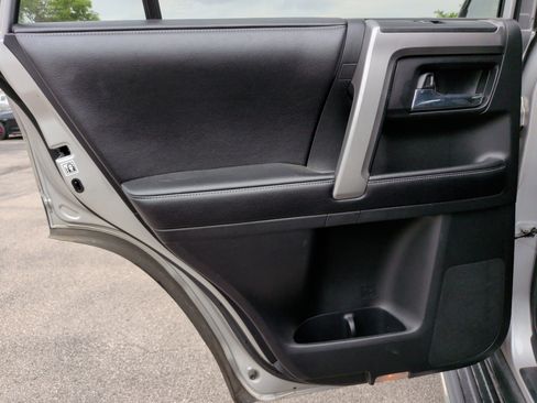 Used 2016 Toyota 4Runner SR5 RWD image 31