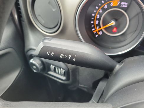 Used 2018 Jeep Wrangler Unlimited Sport image 27