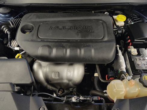 Used 2020 Jeep Cherokee Latitude Plus image 30