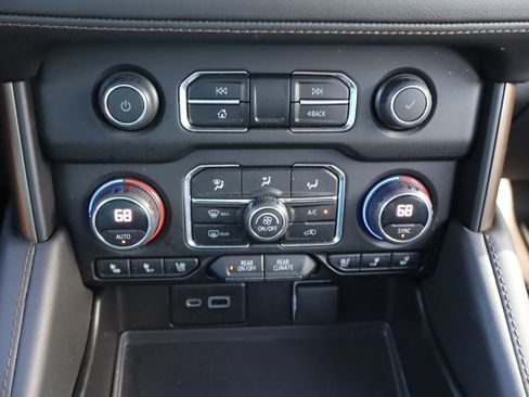 Used 2023 Chevrolet Tahoe High Country w/ Premium Package AWD/4WD image 31