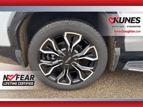 Used 2024 GMC Sierra EV Denali image 11