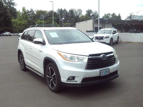 Used 2015 Toyota Highlander Limited w/ Driver Technology Package AWD/4WD image 7