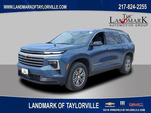 Used 2024 Chevrolet Traverse LT image 1
