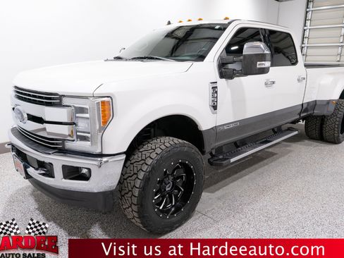 Used 2019 Ford F350 Lariat w/ Lariat Ultimate Package image 2