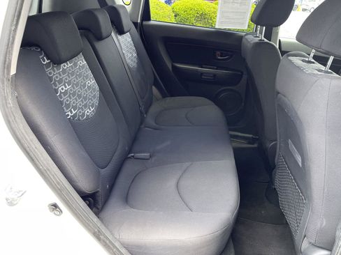 Used 2010 Kia Soul + FWD image 28