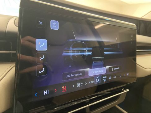 Used 2024 Lincoln Nautilus Reserve image 31