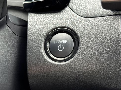 Certified 2025 Toyota Camry SE w/ Convenience Package image 32