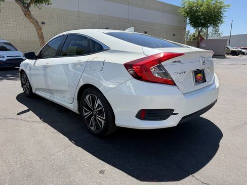 Used 2018 Honda Civic EX-T image 3
