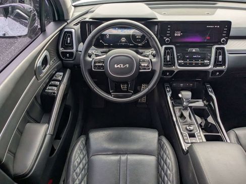 Used 2023 Kia Sorento SX AWD/4WD image 16