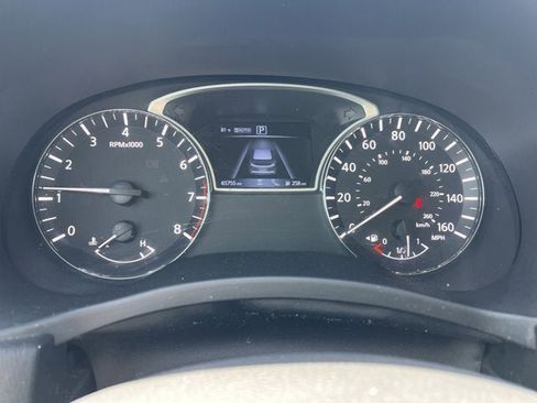 Certified 2019 Nissan Pathfinder SV image 10