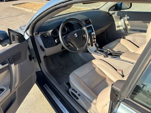 Used 2011 Volvo C70 T5 w/ Convenience Pkg FWD image 16