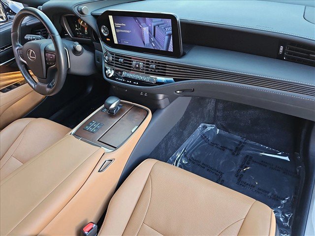 Used 2023 Lexus LS 500 w/ Accessory Package (Z1) RWD image 29