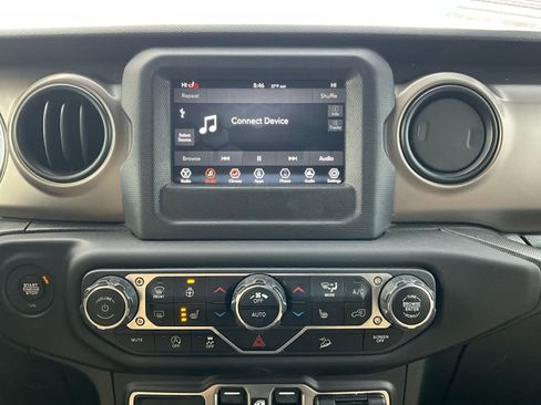 Used 2020 Jeep Wrangler Unlimited Sport S image 11