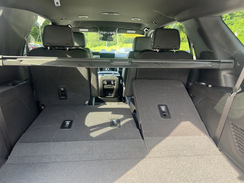 New 2026 GMC Yukon Denali w/ LPO, Get Active Package AWD/4WD image 15