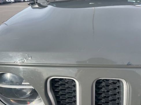 Used 2019 Jeep Wrangler Unlimited Sahara image 3