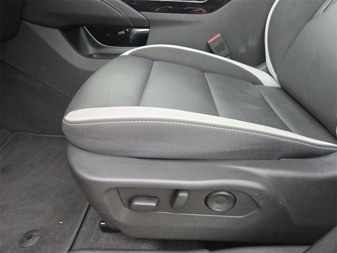 Used 2025 Buick Envision Sport Touring image 19