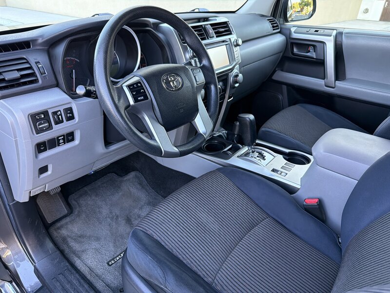 Used 2012 Toyota 4Runner SR5 w/ Convenience Pkg AWD/4WD image 12