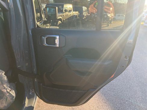 New 2026 Jeep Gladiator Sport image 12