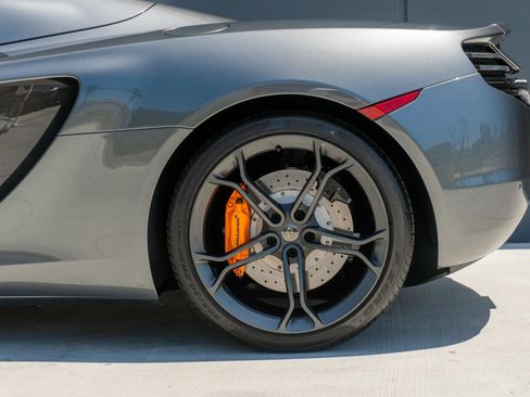 Used 2014 McLaren MP4-12C Spider RWD image 25