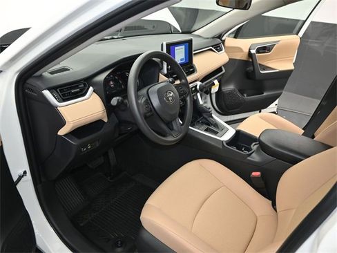 New 2025 Toyota RAV4 LE image 4