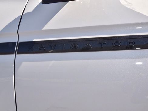 New 2025 Lincoln Navigator L Reserve w/ Jet Appearance Package image 45