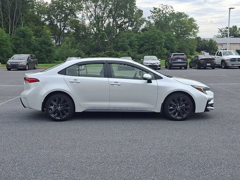 Used 2026 Toyota Corolla SE w/ SE Premium Package FWD image 4
