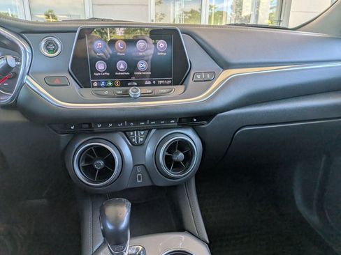 Used 2019 Chevrolet Blazer LT FWD image 12