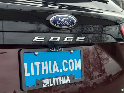 Used 2024 Ford Edge Titanium image 15